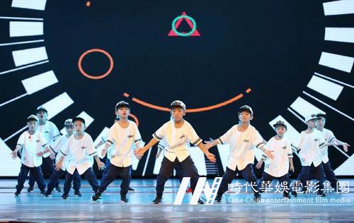 少儿爵士舞和成人爵士舞有什么不一样?(图1) 少儿爵士舞和成人爵士舞有什么不一样?(图1)