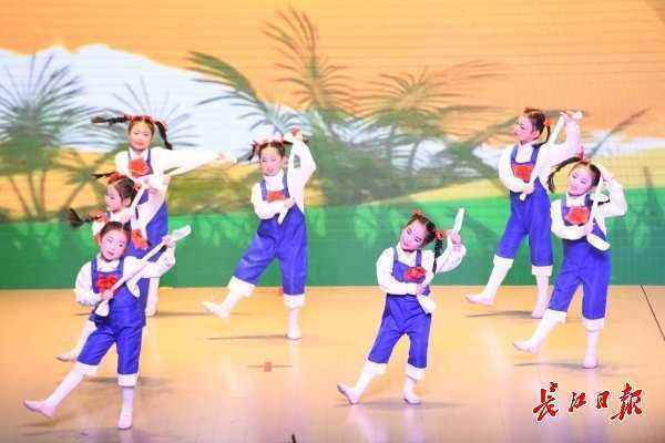 一大拨“舞林萌主”来袭！首届“长江杯”少儿舞蹈大赛燃爆冬日(图2)