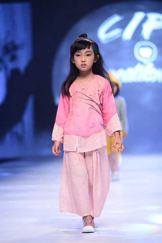 李婉菲