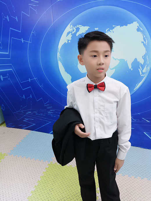 《星耀时代播报》小主播人何骐瑄