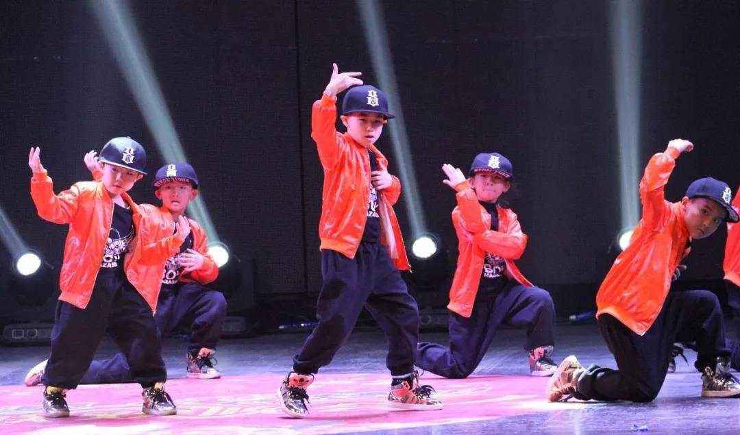 少儿街舞学习有什么益处?我总结了这四点(图2) 少儿街舞