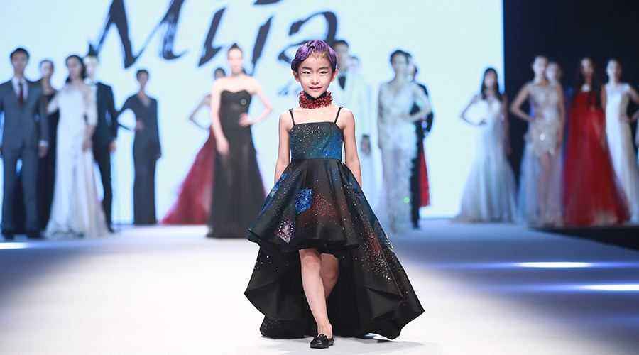 孩子报名少儿模特培训课程能学到什么?(图1) 少儿模特培训课程