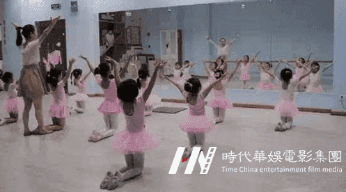 女孩学跳舞几岁比较好？看完我真的明白了！(图1)