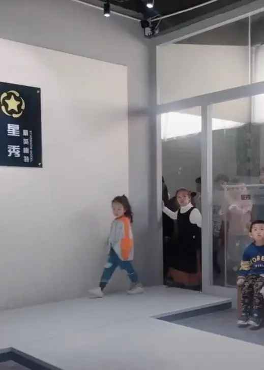 深圳少儿学习模特有什么好处?一起来看一下吧!(图1) 深圳少儿学习模特有什么好处