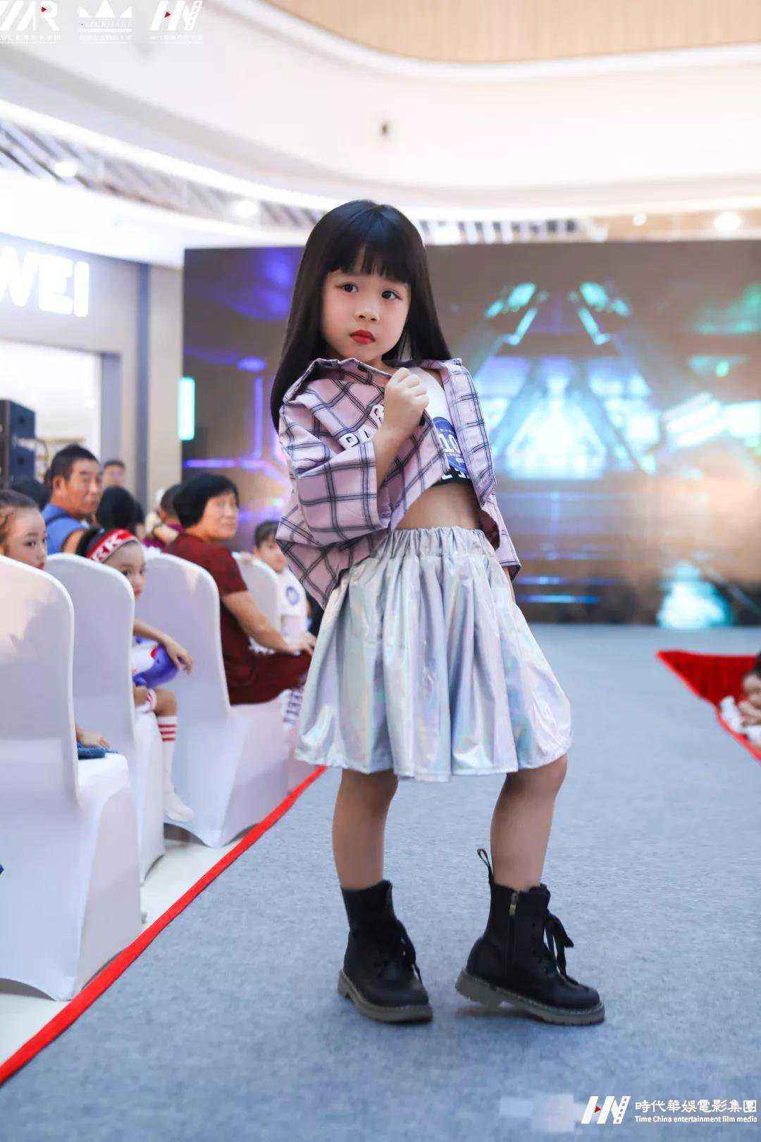 深圳童模怎样才能参与童装走秀?(图3) 深圳小童模怎样才能代言童装走秀?