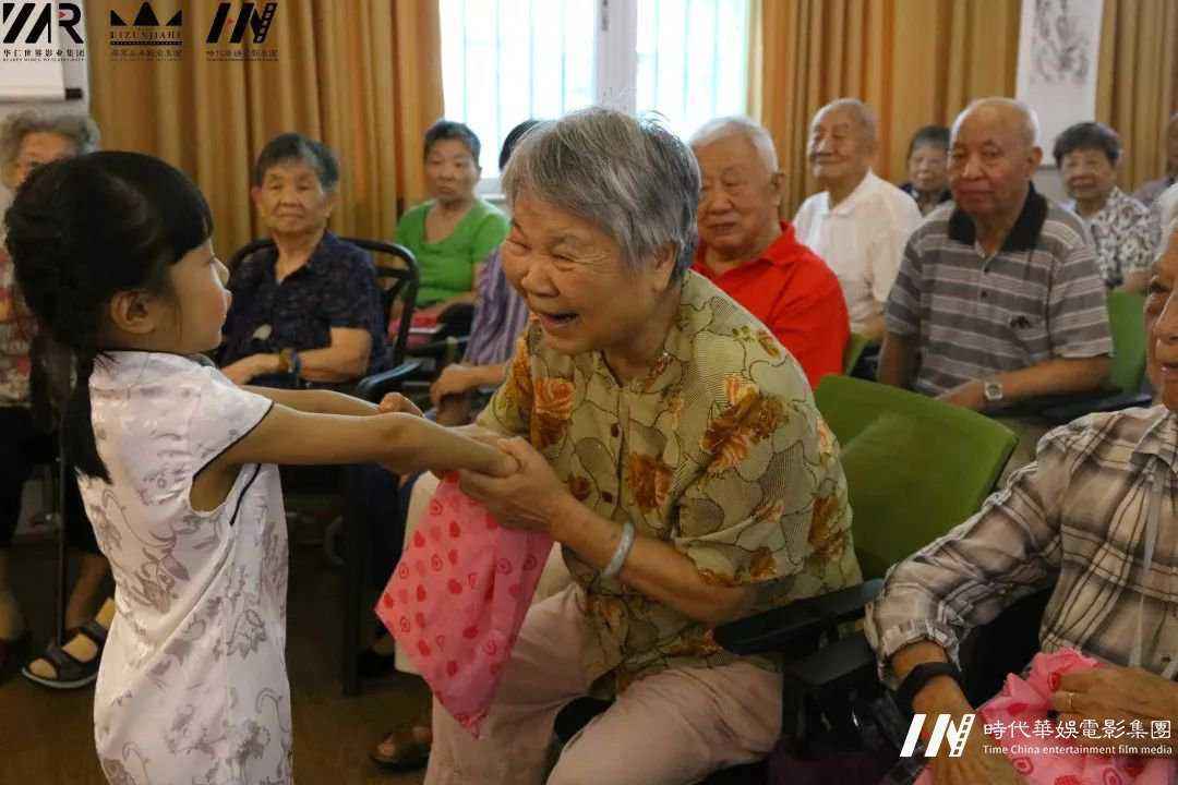 环球童影在深圳福田举办公益文艺演出“情暖福利院”(图22) 环球童影在深圳福田举办公益文艺演出“情暖福利院”(图22)