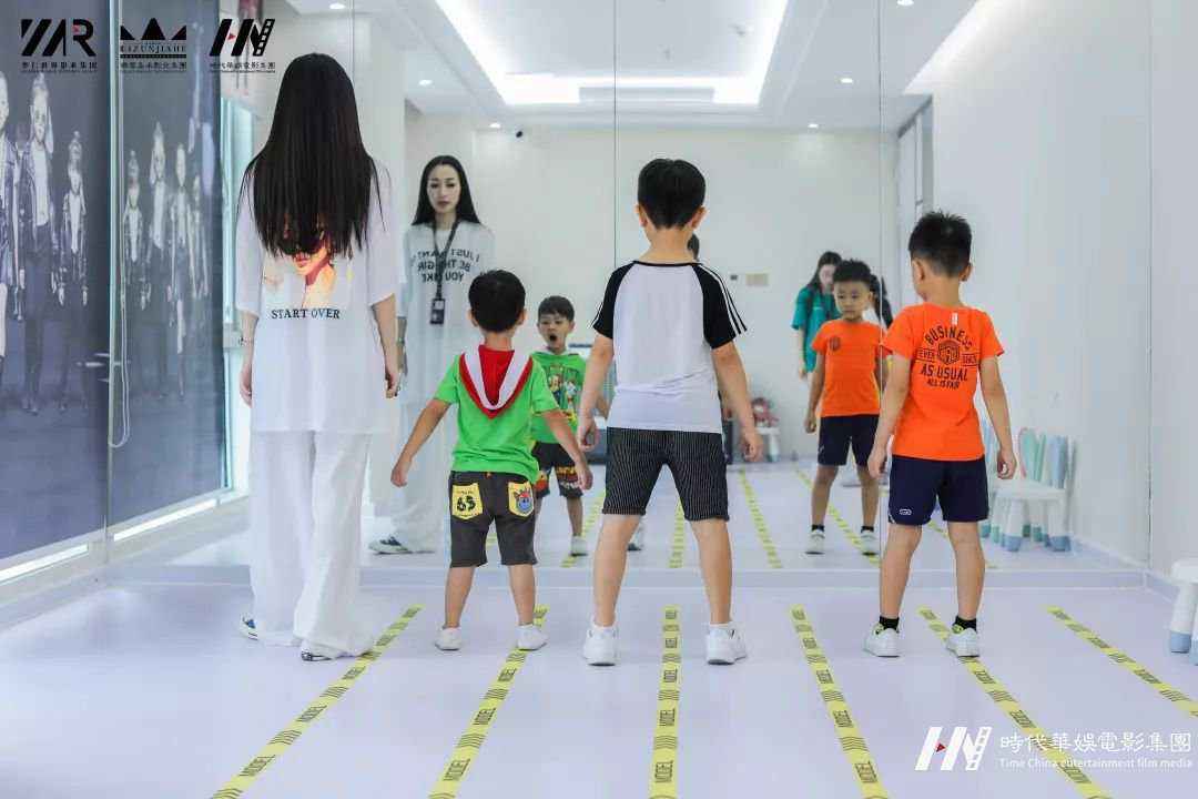 深圳福田小模特训练营精彩结营!(图3) 深圳福田小模特训练营精彩结营!(图3)