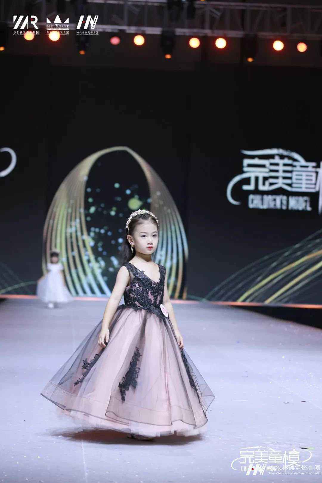 陈泓伊| 国潮汉服大赛广东省少儿模特(图21) 陈泓伊| 国潮汉服大赛广东省少儿模特(图21)