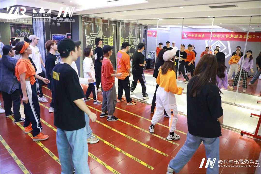 深圳诞生进步世界街舞冠军——BINGBING空降环球童影(图10) 深圳诞生进步世界街舞冠军——BINGBING空降环球童影(图10)