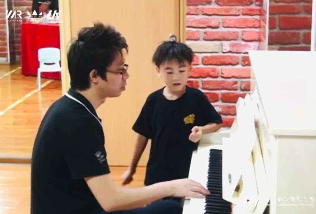 环球童影儿童声乐《DREAM STAR》组合原创歌曲见面会圆满结束(图4) 环球童影儿童声乐《DREAM STAR》组合原创歌曲见面会圆满结束(图4)