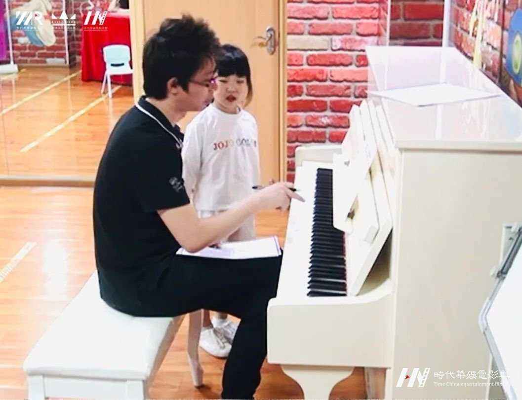 环球童影儿童声乐《DREAM STAR》组合原创歌曲见面会圆满结束(图6) 环球童影儿童声乐《DREAM STAR》组合原创歌曲见面会圆满结束(图6)