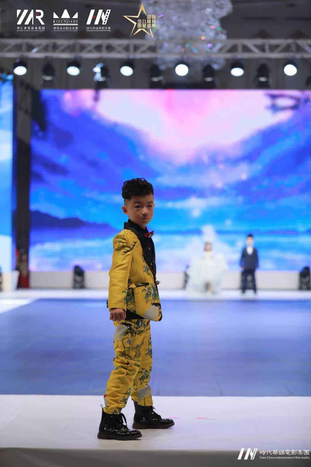 颜热丨明星盛典总决赛特邀网络人气返场小嘉宾(图5) 颜热丨明星盛典总决赛特邀网络人气返场小嘉宾(图5)
