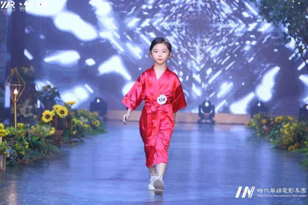 张子萱 | 国潮汉服溶洞大秀深圳赛区 介绍(图5)