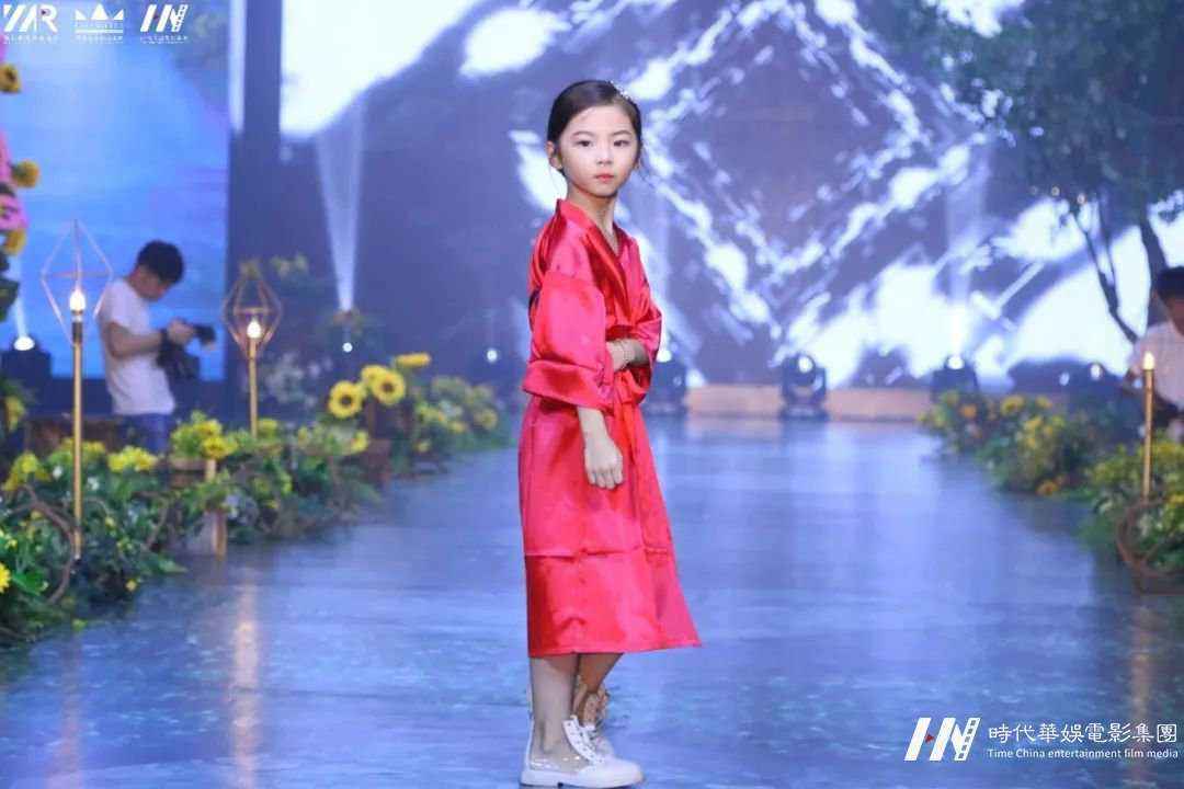 1 (2)(1).JPG 张子萱 | 国潮汉服溶洞大秀深圳赛区 介绍(图11)