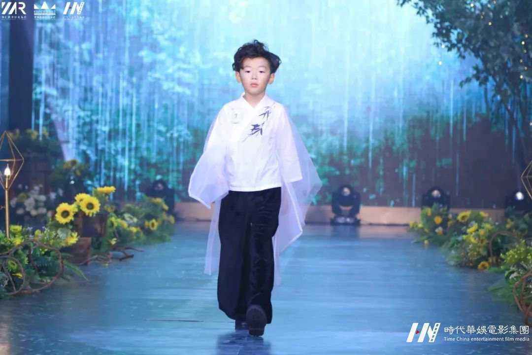 黄浩锋 |国潮汉服溶洞大秀深圳赛区 介绍(图2)