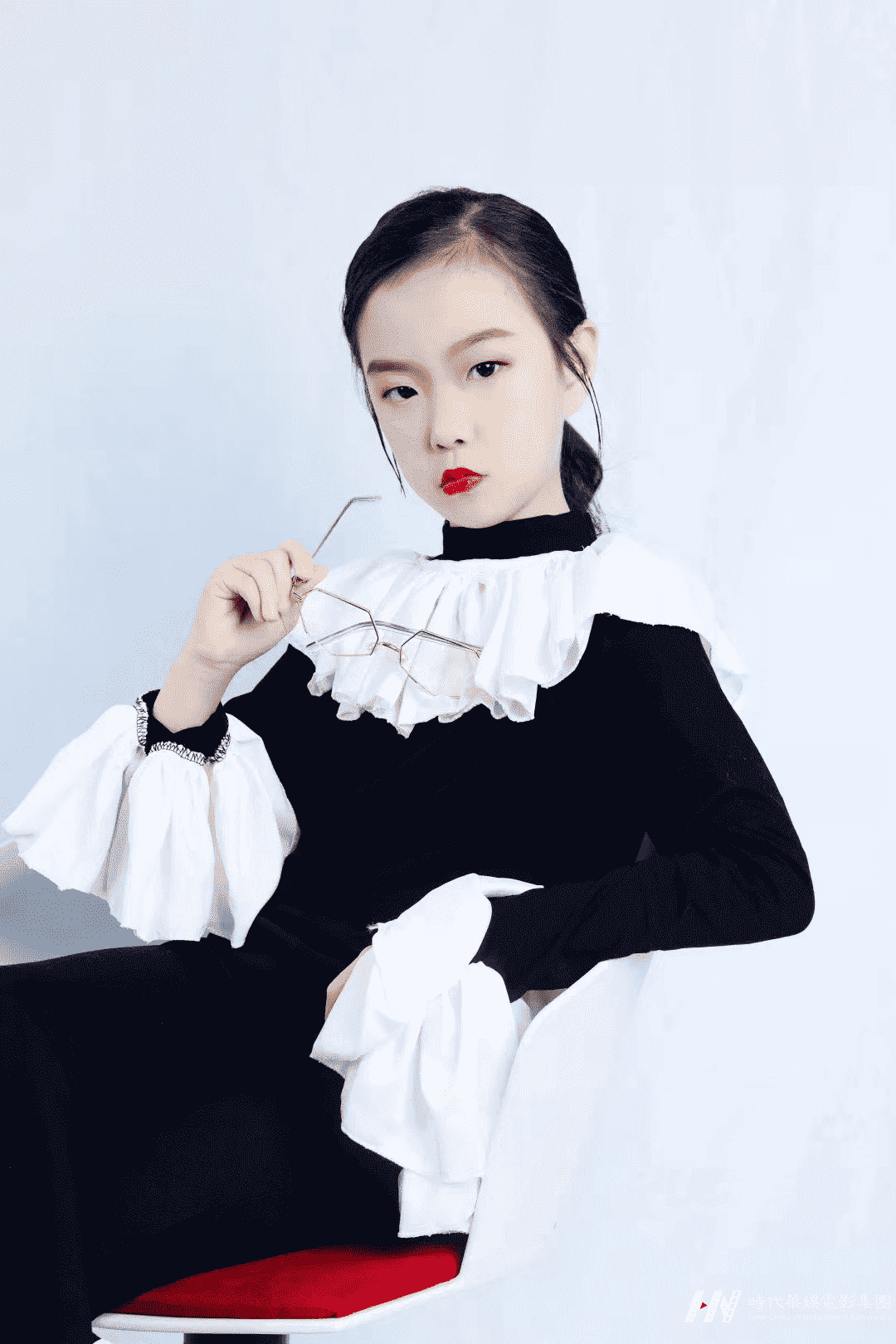 男孩和女孩模特走台步要进行哪些基础训练呢?(图1) 如何走台步-环球童影