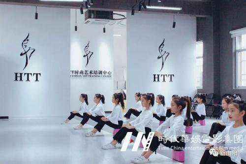 少儿舞蹈老师的必备技能:舞蹈技术技巧和训练方法。(图1) 少儿舞蹈老师的必备技能:舞蹈技术技巧和训练方法。(图1)