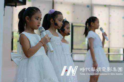 少儿播音主持的身体语言(图1) 少儿播音主持的身体语言(图1)