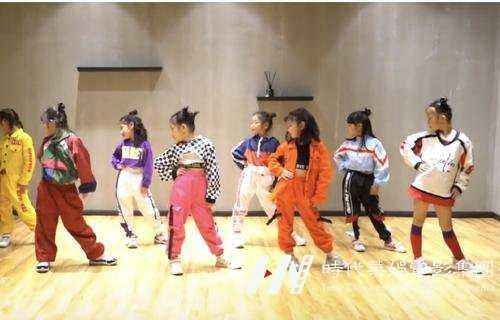 女孩子学舞蹈有哪些好处?(图1) 女孩子学舞蹈有哪些好处?(图1)