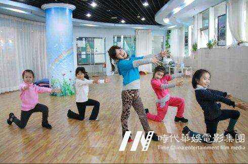 学习少儿舞蹈要做哪些日常训练?(图2) 学习少儿舞蹈要做哪些日常训练?(图2)