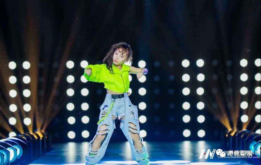 给孩子报名少儿舞蹈培训班让家长最在意的是什么(图1) 给孩子报名少儿舞蹈培训班让家长最在意的是什么(图1)