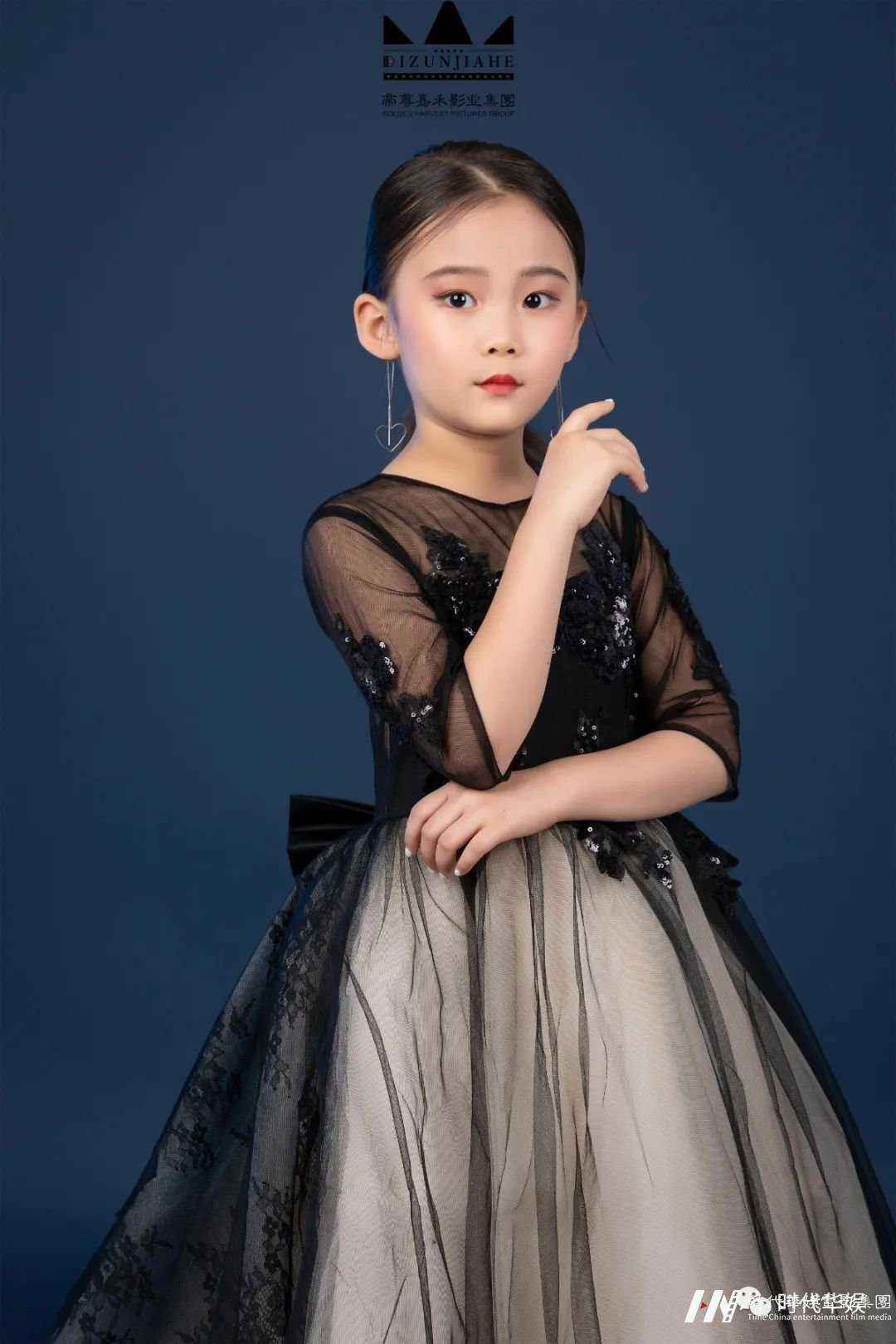 1ce422f32b049b203d34ef63df9c870.jpg SN超新星计划 — 朱雨晨(图3)