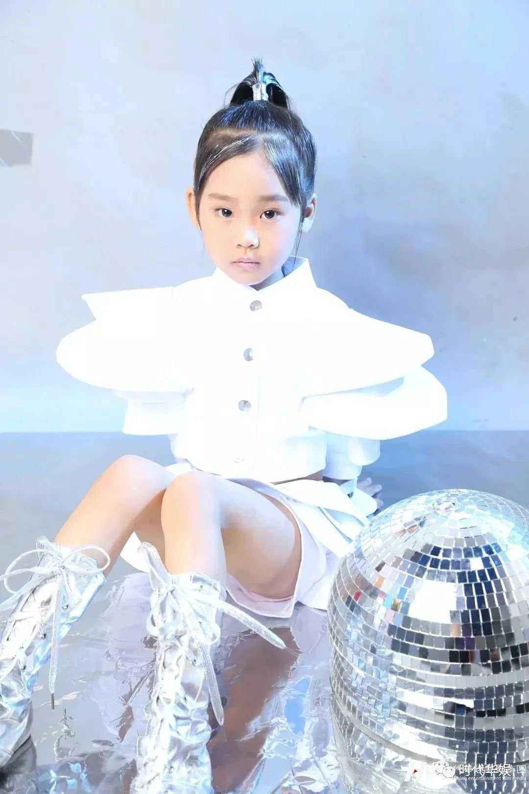 环球童影 张又兮|领先届华娱星少儿才艺盛典总决赛网络人气季军(图15) 环球童影 张又兮|领先届华娱星少儿才艺盛典总决赛网络人气季军(图15)