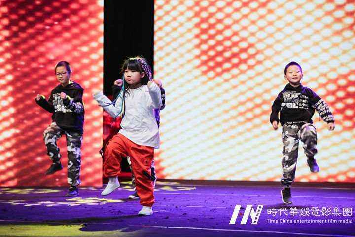 深圳怎么选择好的街舞培训班?孩子零基础培训少儿街舞难吗?(图1) 深圳怎么选择好的街舞培训班?孩子零基础培训少儿街舞难吗?(图1)