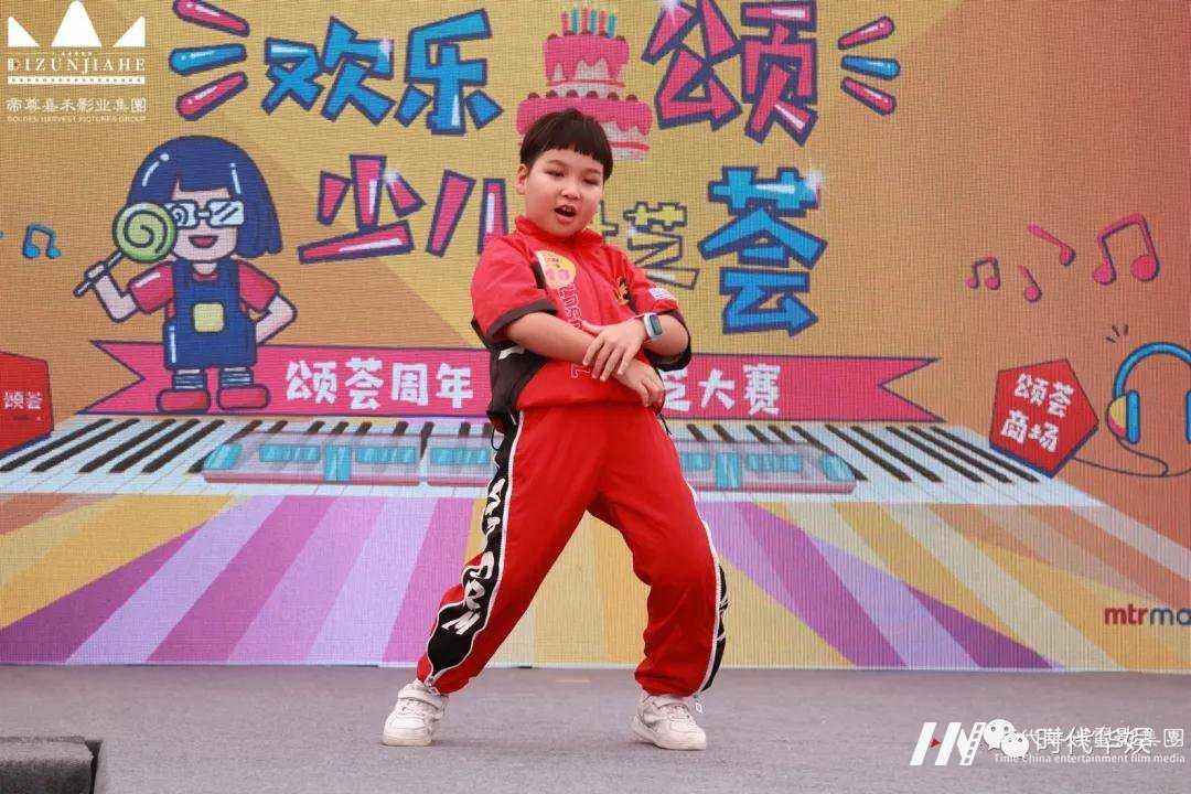 太小的孩子学舞蹈,家长切勿上手让孩子做高难度动作,不然后悔莫及(图3) 专业舞蹈