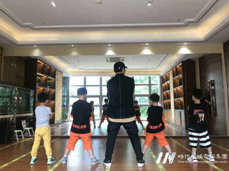 儿童学习舞蹈的基础训练都有什么?(图2) 儿童学习舞蹈的基础训练都有什么?(图2)