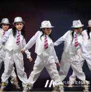 小孩为什么学街舞？有什么优点？父母们对少儿街舞要有所认知