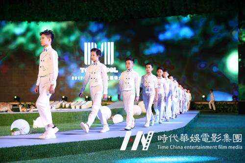 儿童礼服设计师会怎样选择模特?(图1) 儿童礼服设计师会怎样选择模特?(图1)