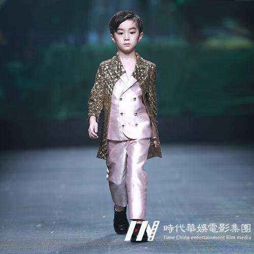少儿模特培训给孩子成长带来哪些好处?(图1) 少儿模特培训给孩子成长带来哪些好处?(图1)