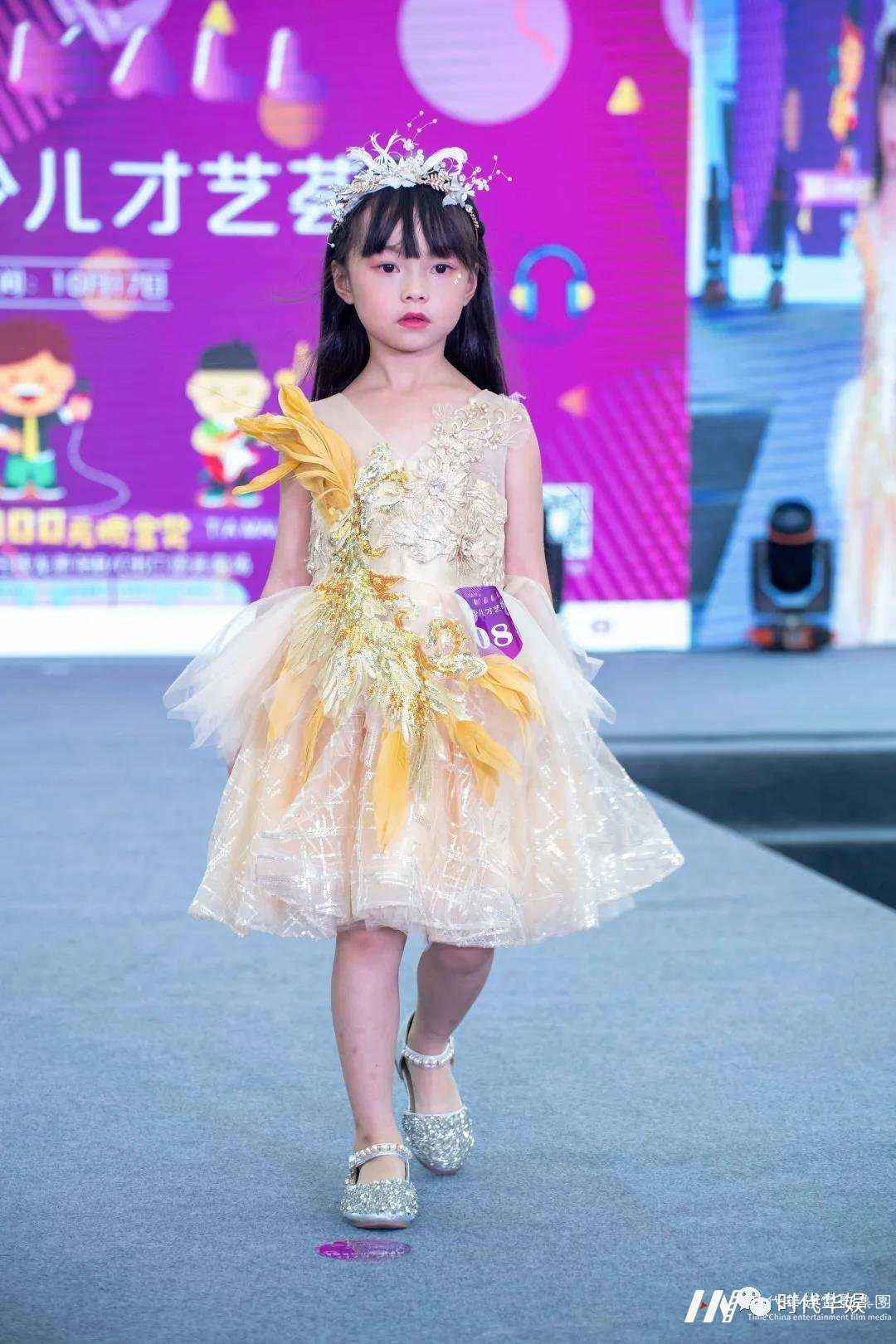 少儿模特真的只是走路而已吗?深圳少儿模特培训(图2) 少儿模特真的只是走路而已吗?深圳少儿模特培训02