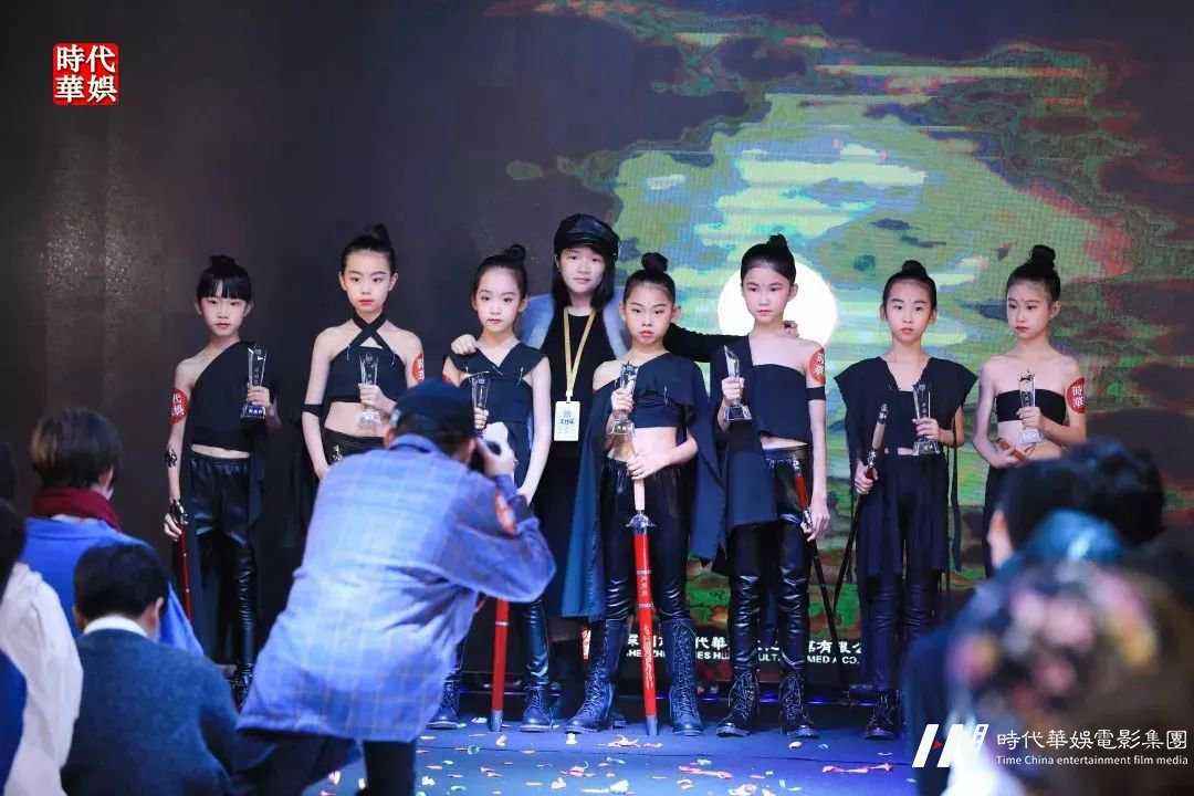 深圳群“星”璀璨|环球童影2019年一月份月大会 节目精彩回顾(图7) 深圳群“星”璀璨|环球童影2019年一月份月大会 节目精彩回顾(图7)