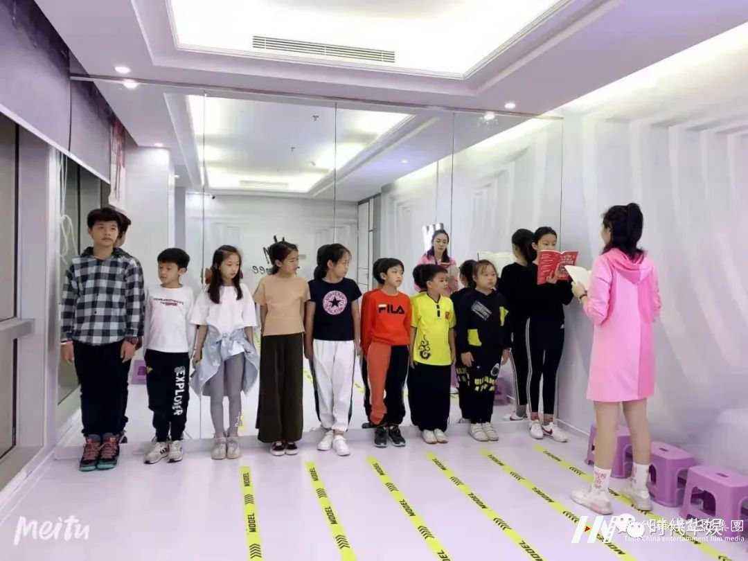 环球童影老师 图片