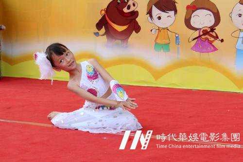 不管是成人还是少儿跳完舞蹈培训应该谨记正确放松方式(图1) 舞蹈