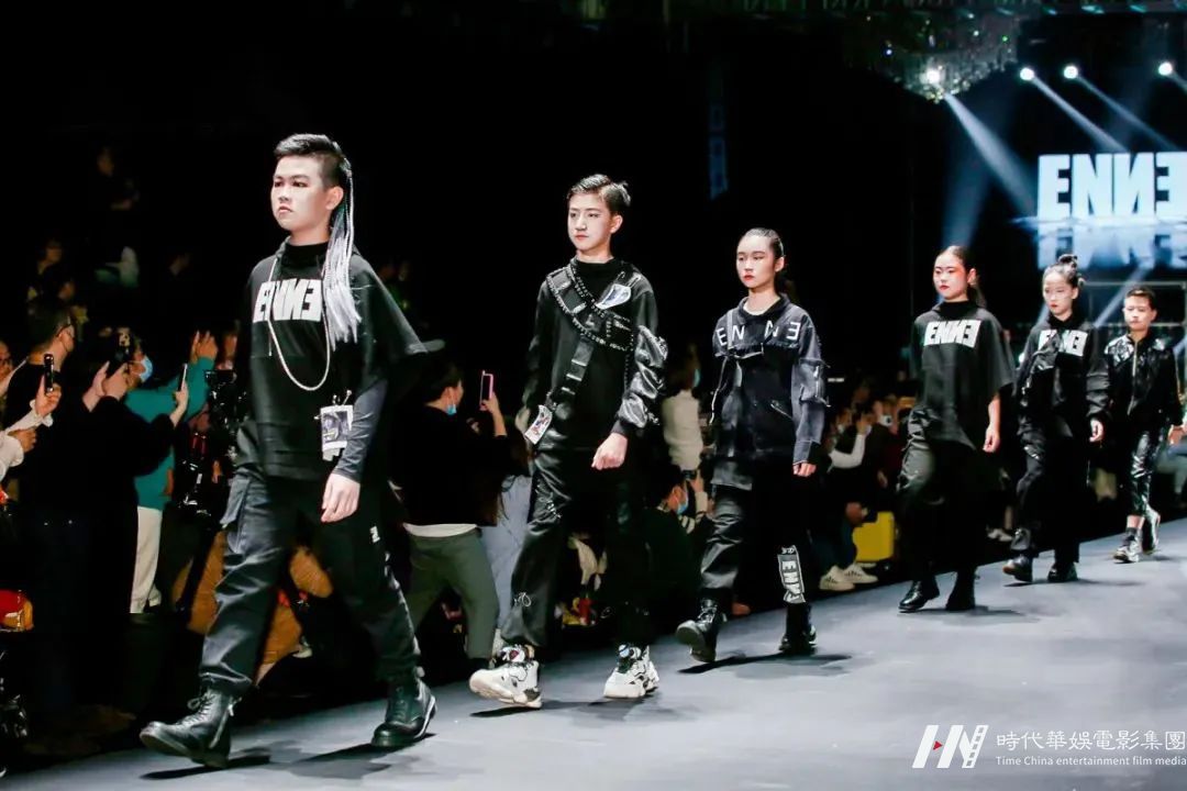 S/S 2023深圳时装周 | 高级定制品牌ENNE秀场往届回顾(图5)