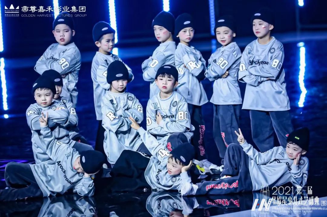 少儿舞蹈| 就从今天开始吧,帮助孩子把练舞成为一种习惯(图2) 少儿舞蹈| 就从今天开始吧,帮助孩子把练舞成为一种习惯(图2)