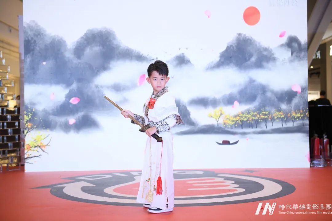 环球童影杭州【华影光线】分公司大型文艺汇演活动回顾(图44) 环球童影杭州【华影光线】分公司大型文艺汇演活动回顾(图44)