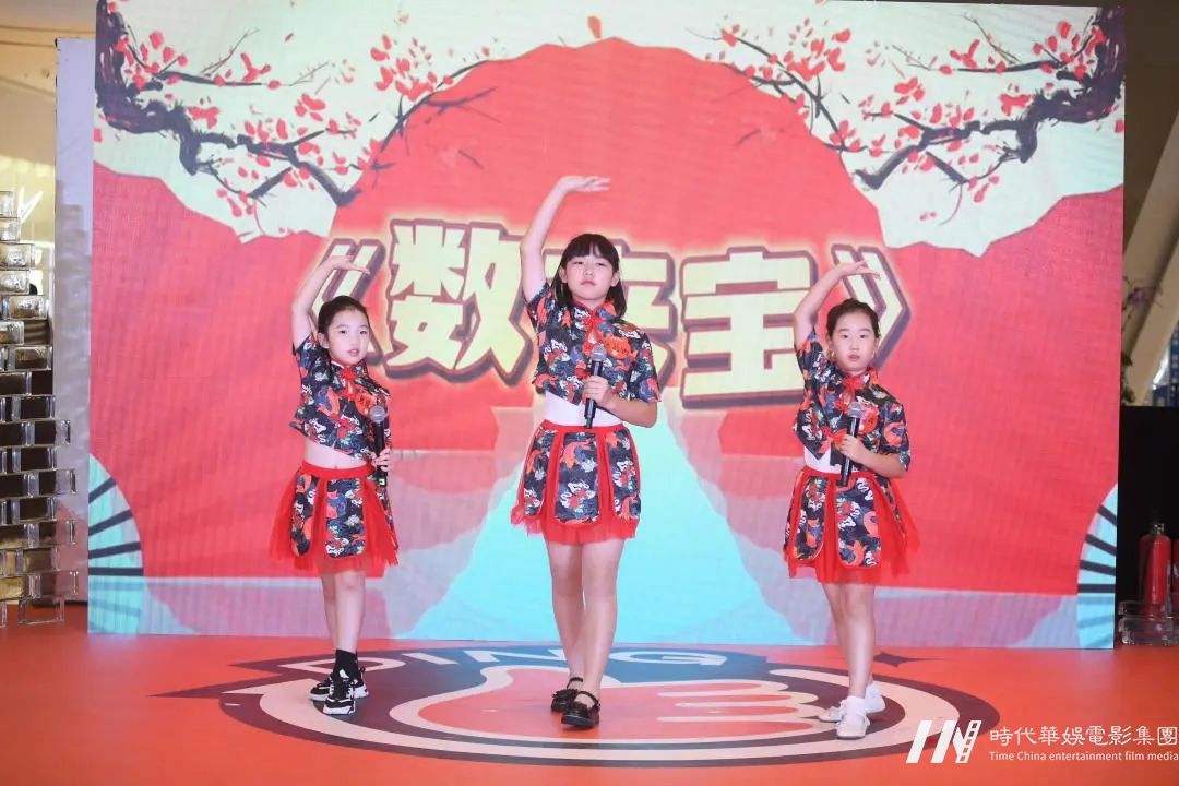 环球童影杭州【华影光线】分公司大型文艺汇演活动回顾(图269) 环球童影杭州【华影光线】分公司大型文艺汇演活动回顾(图269)