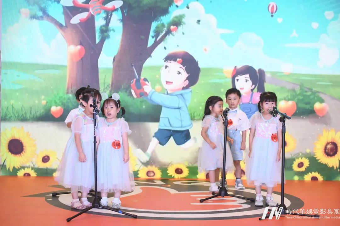 环球童影杭州【华影光线】分公司大型文艺汇演活动回顾(图313) 环球童影杭州【华影光线】分公司大型文艺汇演活动回顾(图313)