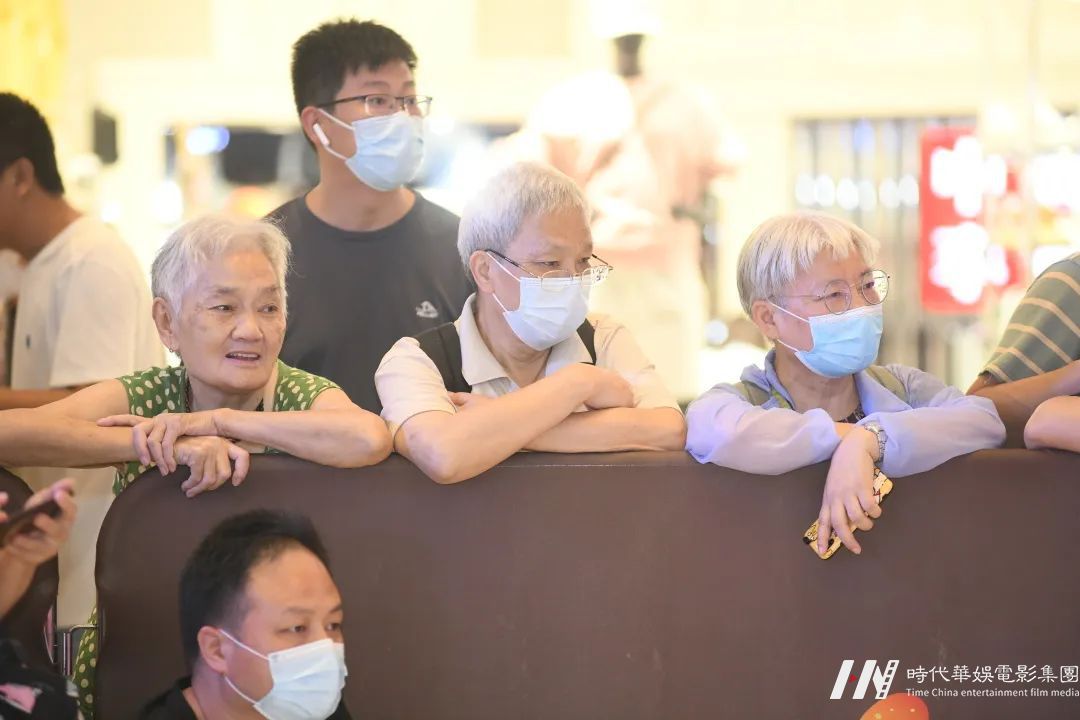 环球童影杭州【华影光线】分公司大型文艺汇演活动回顾(图394) 环球童影杭州【华影光线】分公司大型文艺汇演活动回顾(图394)