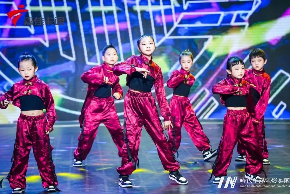 玉兔晓春，新岁年丰，2023年嘉佳全能星新春晚会即将到来(图25)