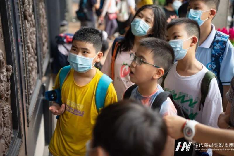 嘉佳卡通卫视:周末去哪儿游学营带你体验超人气双层巴士中轴线(图9)