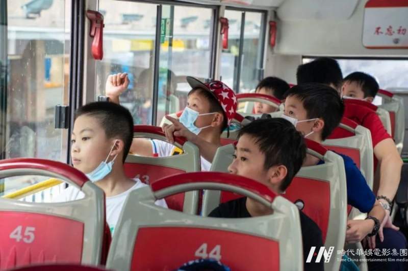 嘉佳卡通卫视:周末去哪儿游学营带你体验超人气双层巴士中轴线(图11)