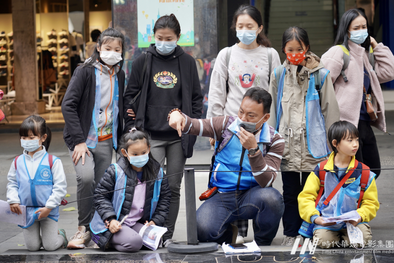 嘉佳卡通卫视:周末去哪儿游学营带你体验超人气双层巴士中轴线(图15)