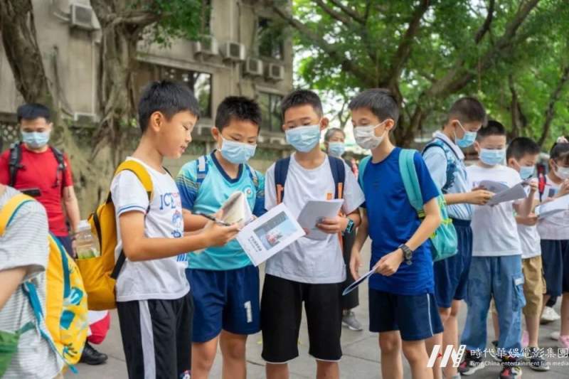 嘉佳卡通卫视:周末去哪儿游学营带你体验超人气双层巴士中轴线(图18)