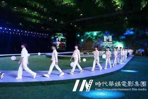 少儿应不应该学一下形体礼仪培训?(图1) 少儿应不应该学一下形体礼仪培训?(图1)