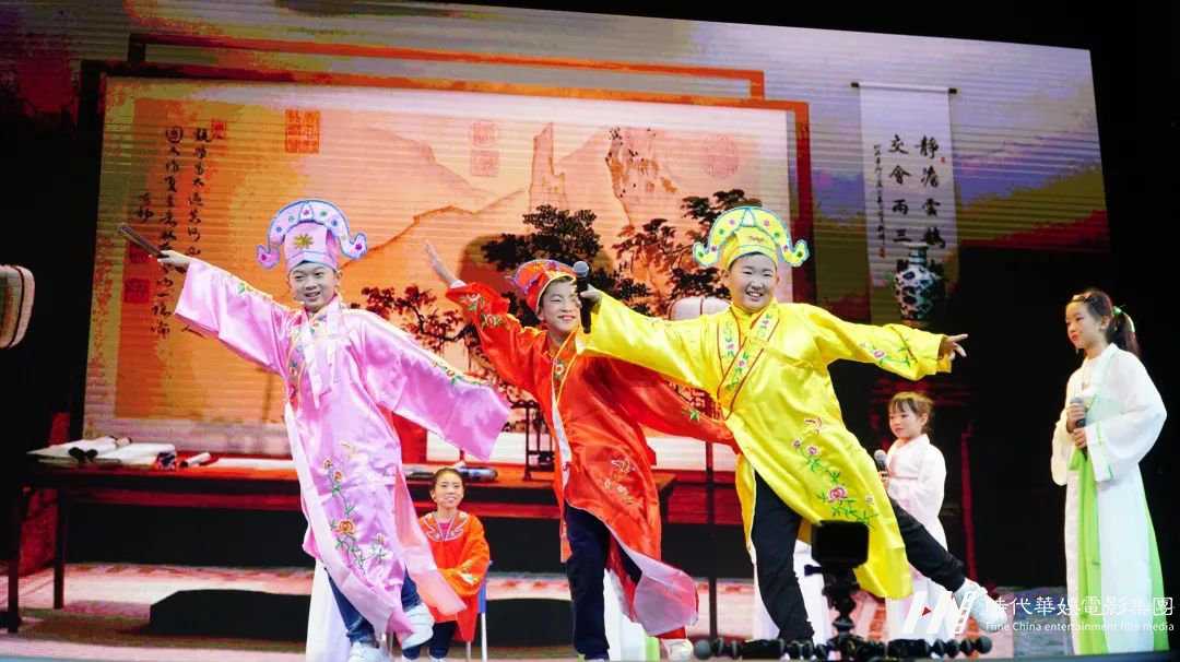 《嘉佳全能星海选试镜》拍了拍你并说道:"一起上电视吧!"(图12) 图片
